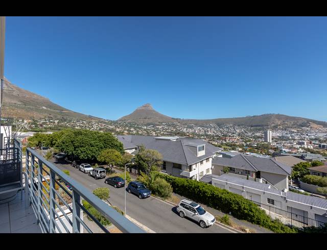2 BEDROOM APARTMENT FOR SALE IN VREDEHOEK